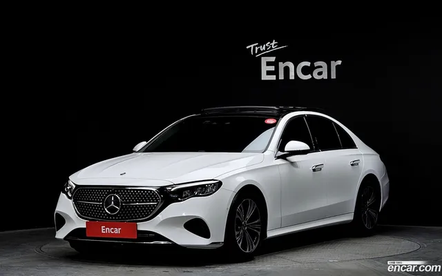 Mercedes-Benz E-Class (W214) E200 — миниатюра 1