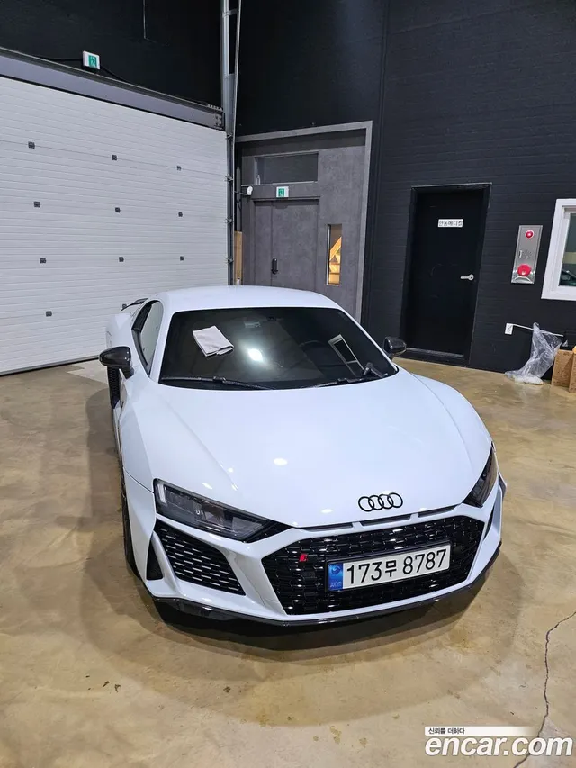 Audi R8 (4S) 5.2 V10 — миниатюра 1