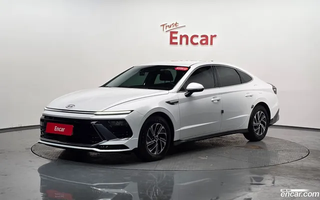 Hyundai (DN8) — миниатюра 1