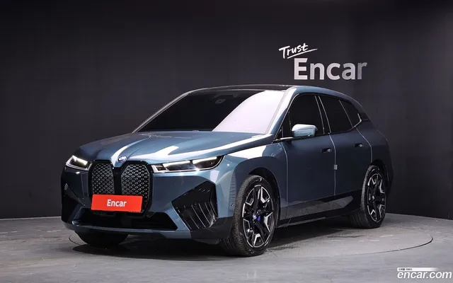 BMW iX xDrive50 — миниатюра 1