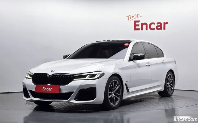 BMW 5 Series (G30) 520i M — миниатюра 1