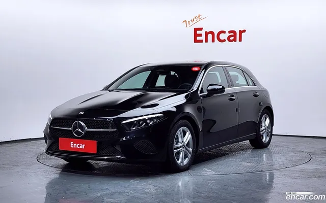 Mercedes-Benz A-Class (W177) A220 — миниатюра 1