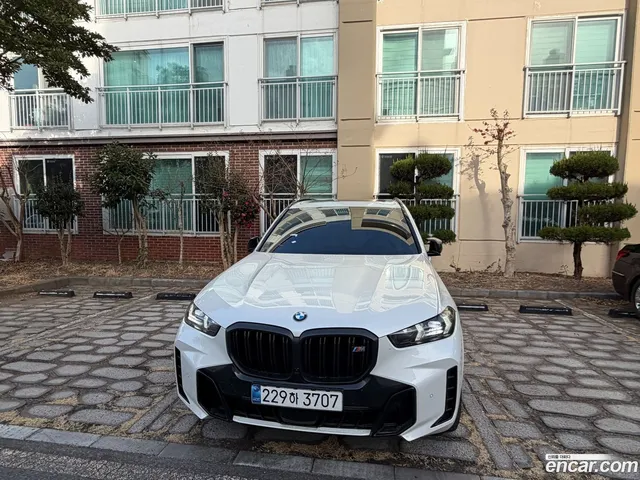 BMW X5 (G05) M60i — миниатюра 1