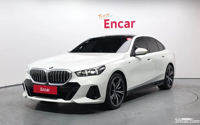 BMW 5 Series (G60) 530i xDrive M — миниатюра 1