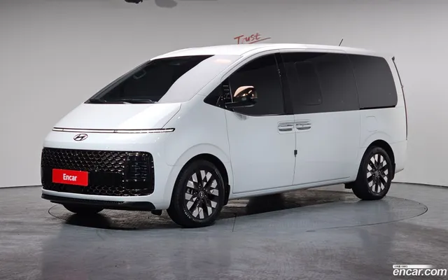 Hyundai Staria 4WD 7 — миниатюра 1