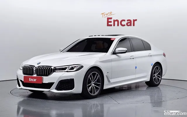 BMW 5 Series (G30) 520i M — миниатюра 1