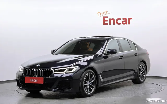 BMW 5 Series (G30) 520i M — миниатюра 1