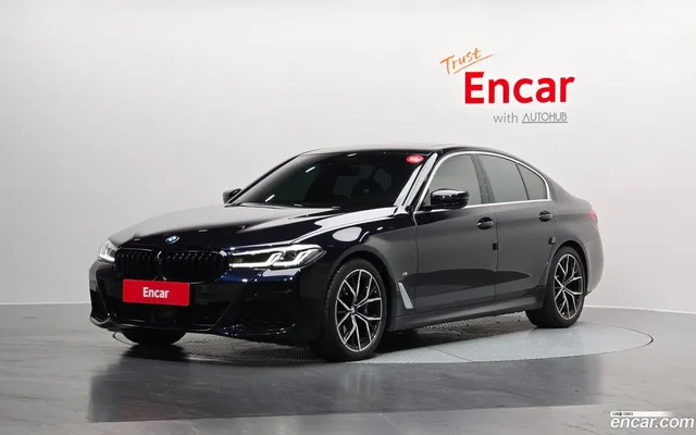 BMW 5 Series (G30) 530i M — миниатюра 1