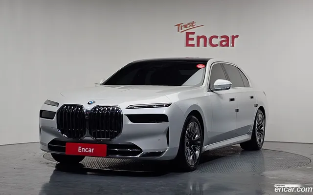 BMW 7 Series (G70) 740d xDrive — миниатюра 1