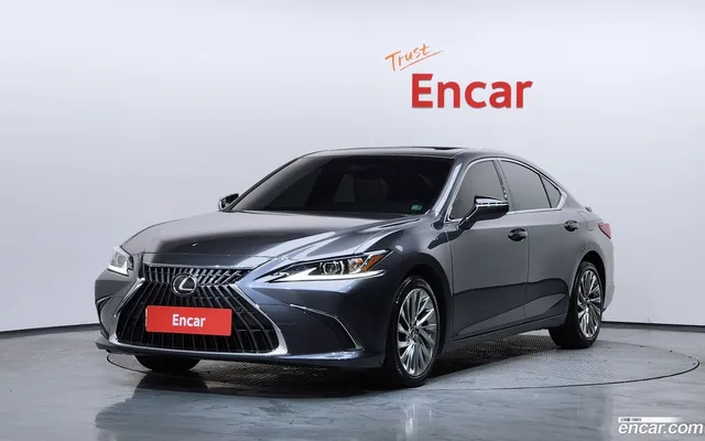 Lexus ES 300h — миниатюра 1