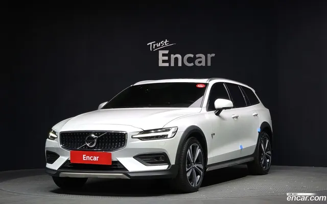 Volvo V60 2 B5 AWD — миниатюра 1