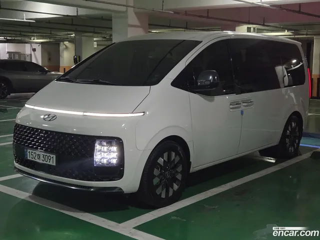 Hyundai Staria L3.5 7 — миниатюра 1