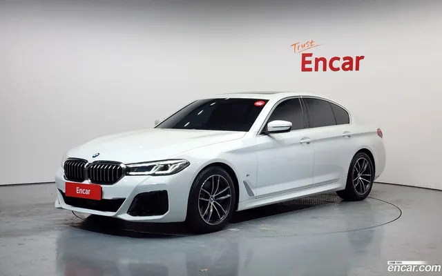 BMW 5 Series (G30) 520i M — миниатюра 1