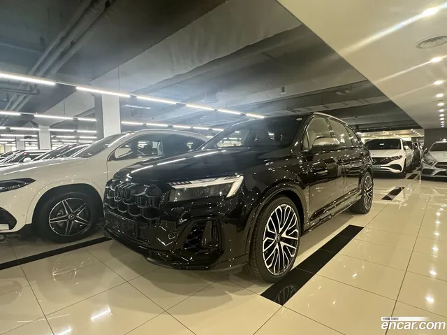 Audi SQ7 (4M) 4.0 TFSI — миниатюра 1