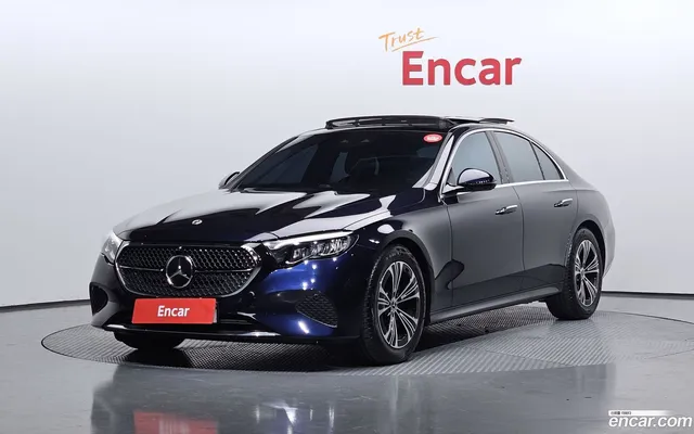 Mercedes-Benz E-Class (W214) E200 — миниатюра 1