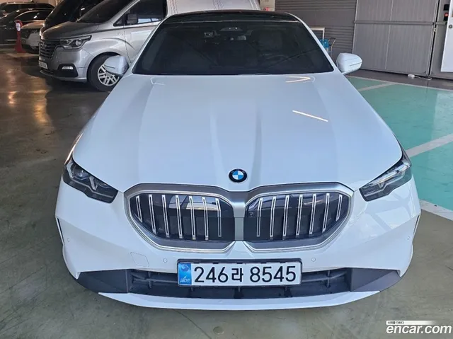 BMW 5 Series (G60) 530i xDrive — миниатюра 1