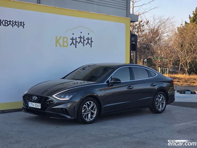 Hyundai Sonata (DN8) 1.6 — миниатюра 1