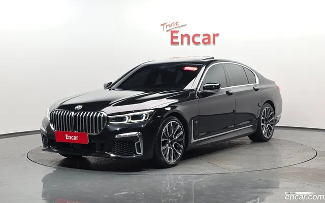 BMW 7 Series (G11) 740i M — миниатюра 1
