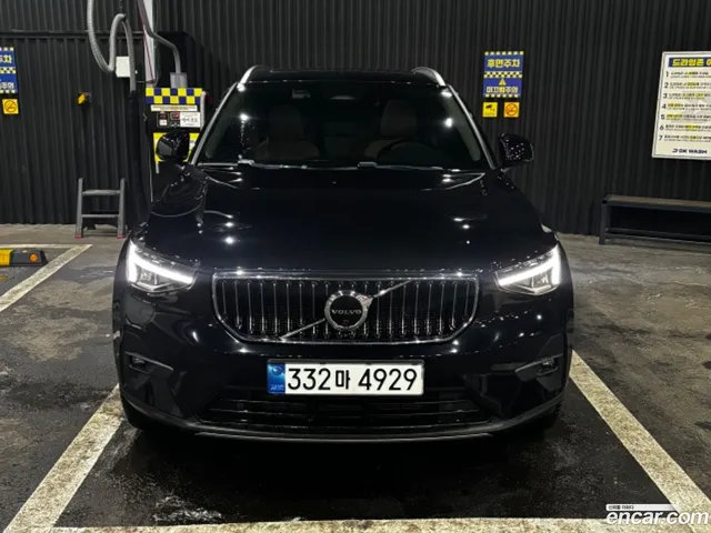 Volvo XC40 B4 — миниатюра 1