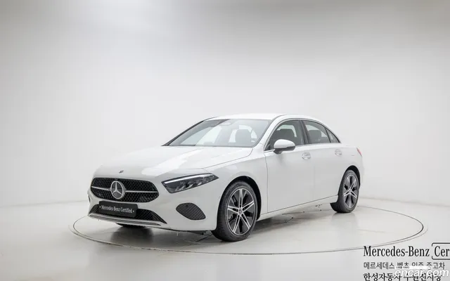 Mercedes-Benz A-Class (W177) A220 — миниатюра 1