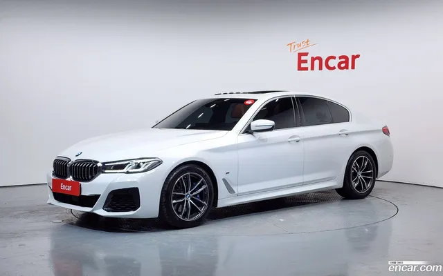BMW 5 Series (G30) 520i M — миниатюра 1