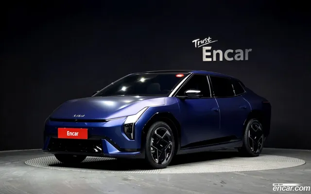 Kia EV4 2WD — миниатюра 1