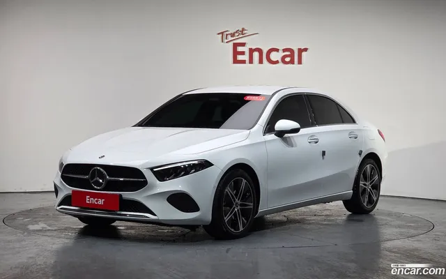 Mercedes-Benz A-Class (W177) A220 — миниатюра 1