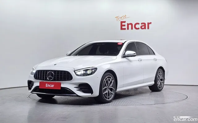 Mercedes-Benz E-Class (W213) E220d 4MATIC AMG Line — миниатюра 1