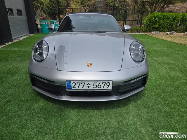 Porsche 911 (992) 4S — миниатюра 1