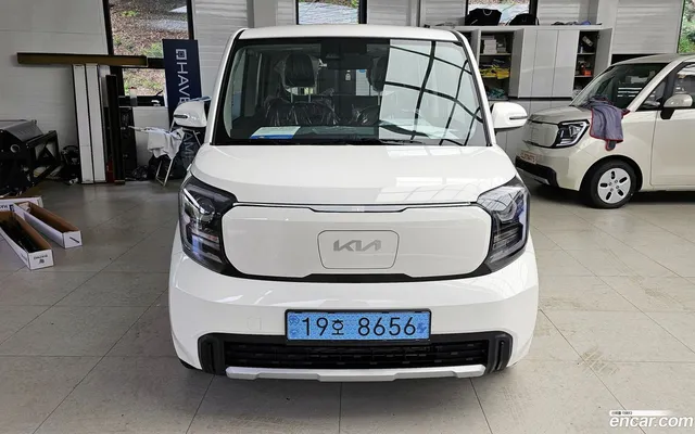 Kia EV — миниатюра 1
