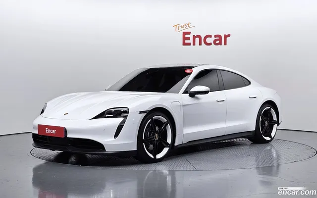 Porsche Taycan — миниатюра 1