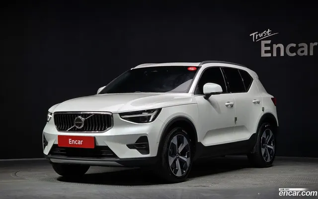 Volvo XC40 B4 — миниатюра 1