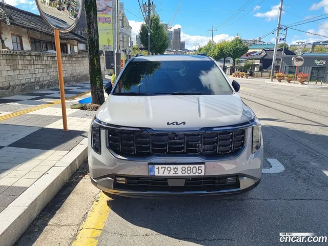 Kia Carnival HEV 9 X Line — миниатюра 1