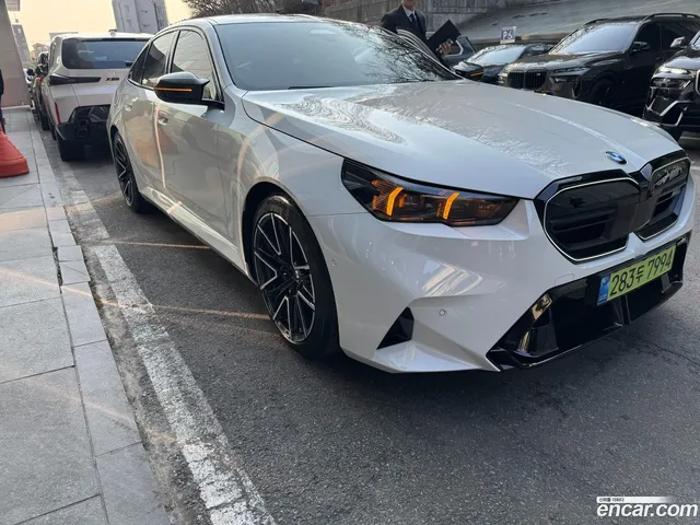 BMW M5 (G90) M5 — миниатюра 1