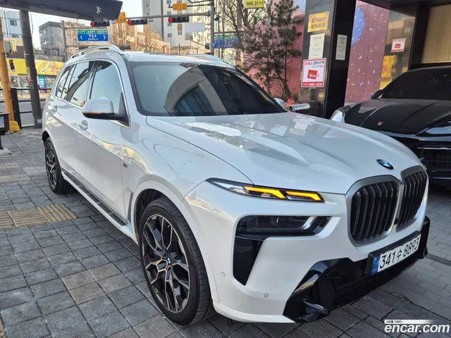 BMW X7 (G07) xDrive 40i M 6 — миниатюра 1