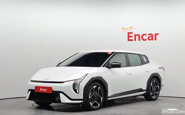 Kia EV4 2WD — миниатюра 1