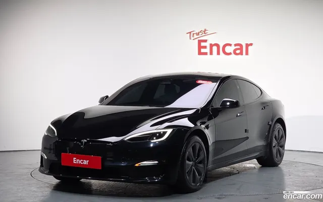 Tesla Model S — миниатюра 1