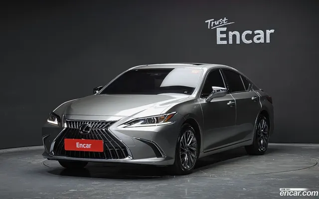 Lexus ES 300h — миниатюра 1