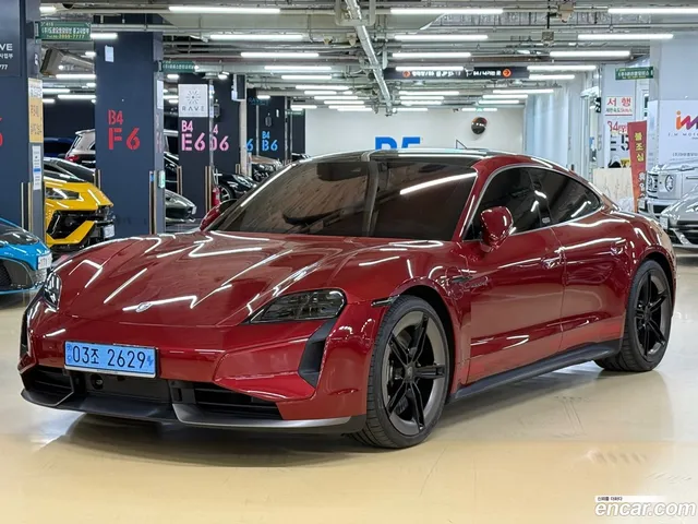 Porsche Taycan — миниатюра 1