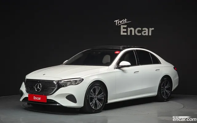 Mercedes-Benz E-Class (W214) E200 — миниатюра 1