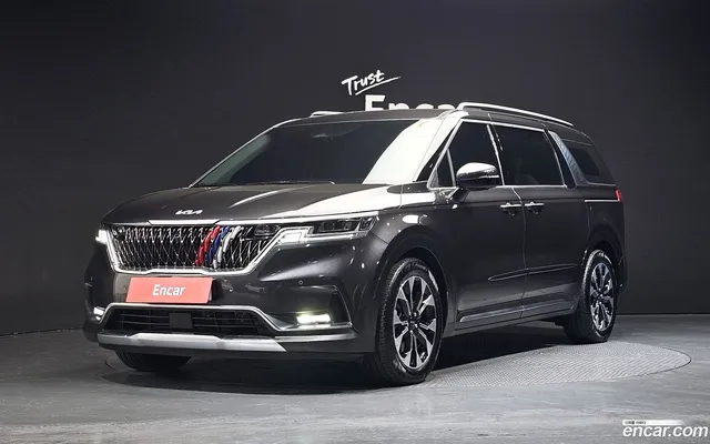 Kia Carnival 9 — миниатюра 1