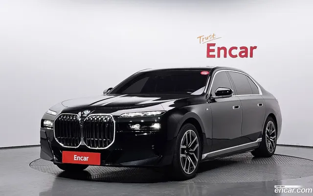 BMW i7 (G70) eDrive 50 M — миниатюра 1