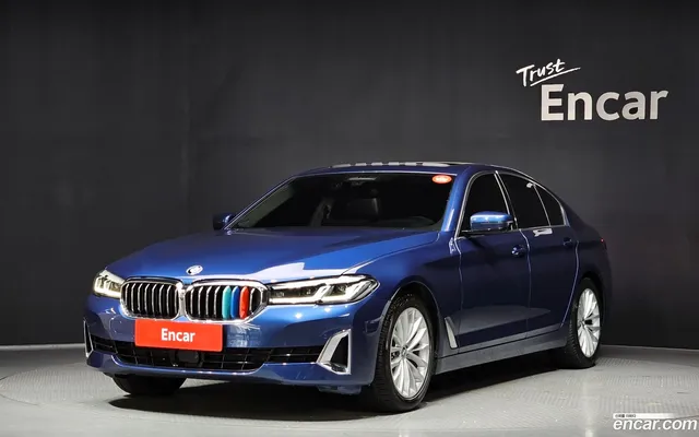 BMW 5 Series (G30) 530i — миниатюра 1