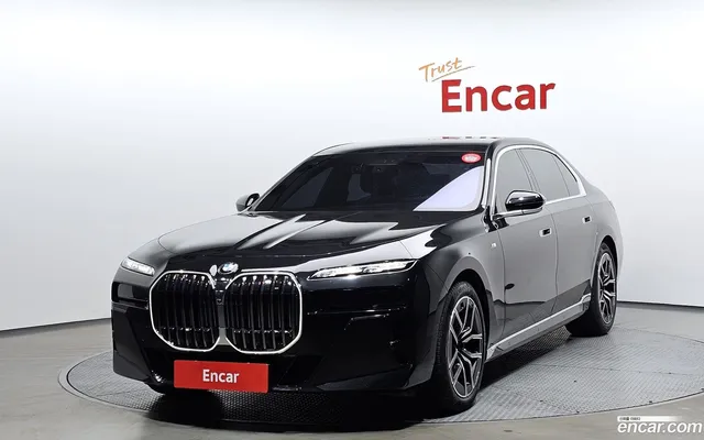 BMW 7 Series (G70) 740i xDrive M — миниатюра 1