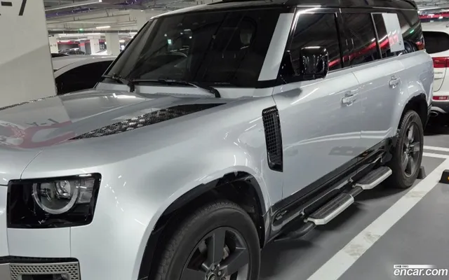 Land Rover (L663) 130 D300 X- HSE — миниатюра 1