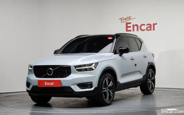 Volvo XC40 B4 R- — миниатюра 1