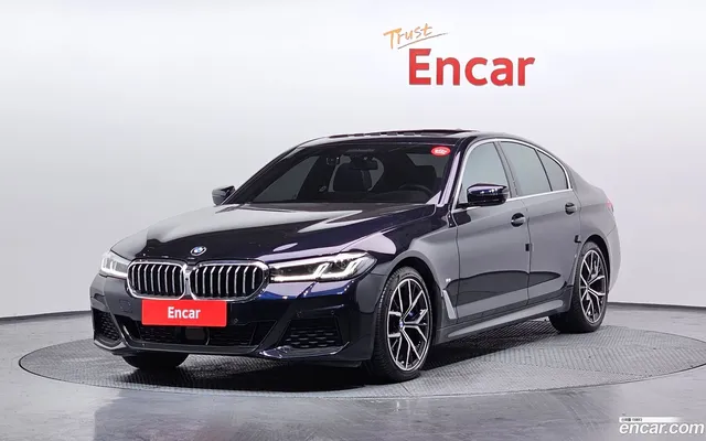 BMW 5 Series (G30) 530i M — миниатюра 1