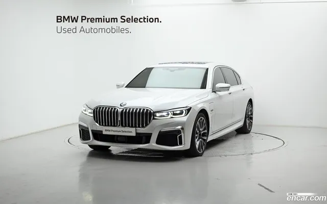 BMW 7 Series (G11) 745Le i M — миниатюра 1