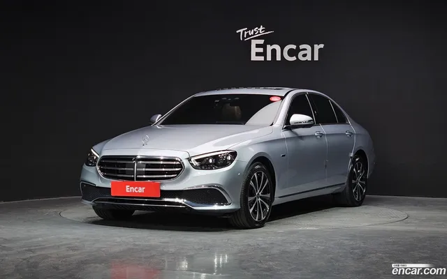 Mercedes-Benz E-Class (W213) E300e 4MATIC — миниатюра 1