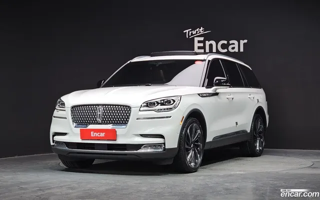 Lincoln Aviator 3.0 AWD — миниатюра 1